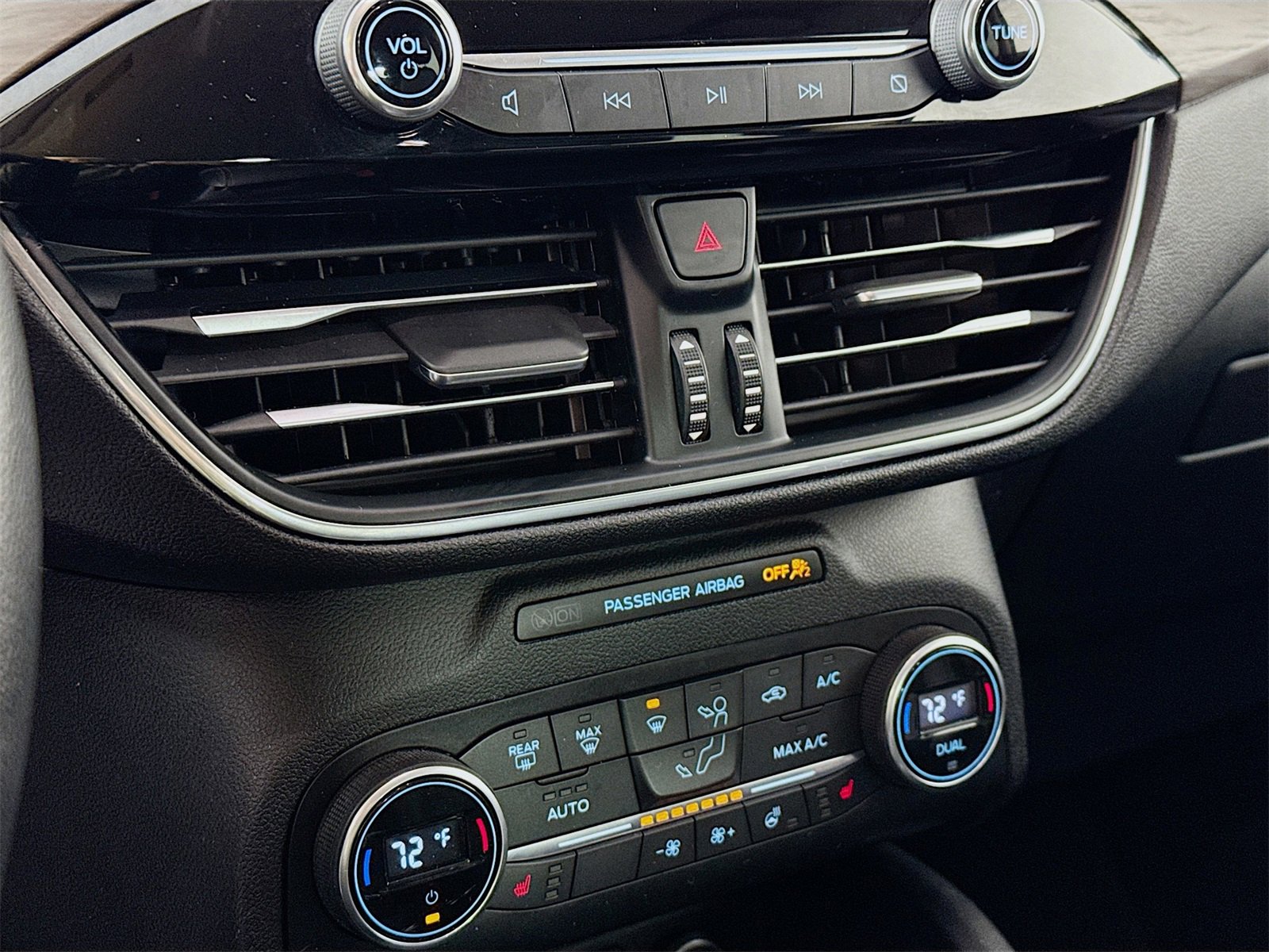 Used 2020 Ford Escape Titanium image 13