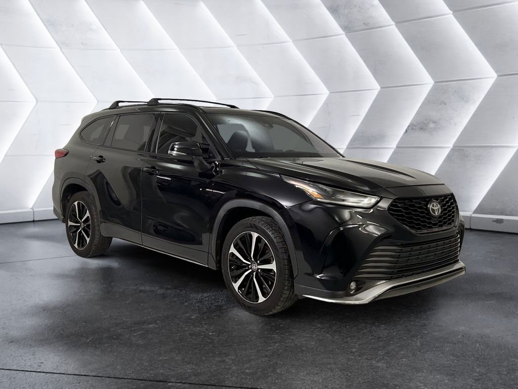Used 2021 Toyota Highlander XSE FWD image 1