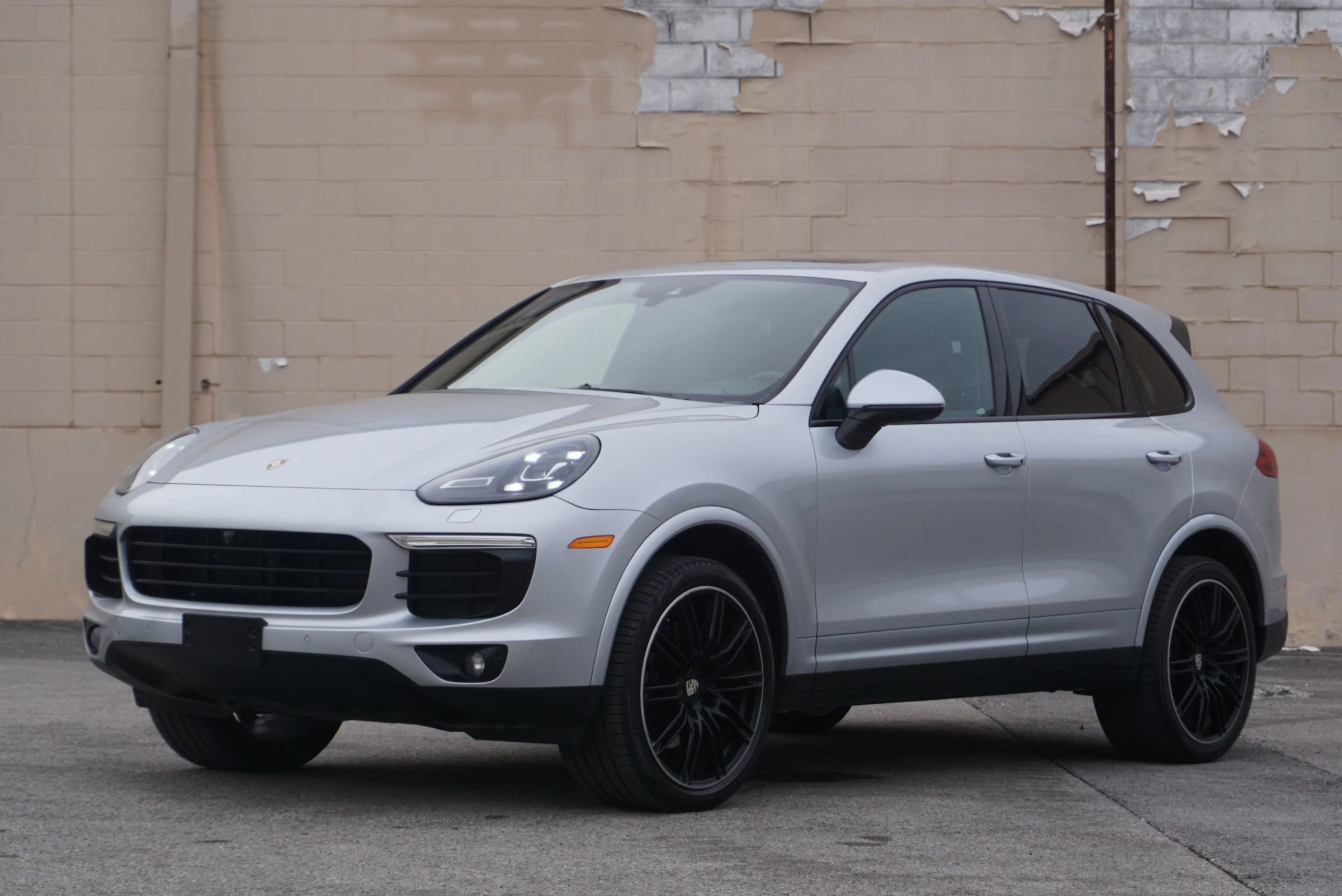 Used 2017 Porsche Cayenne Platinum Edition w/ Premium Package Plus (PJX)