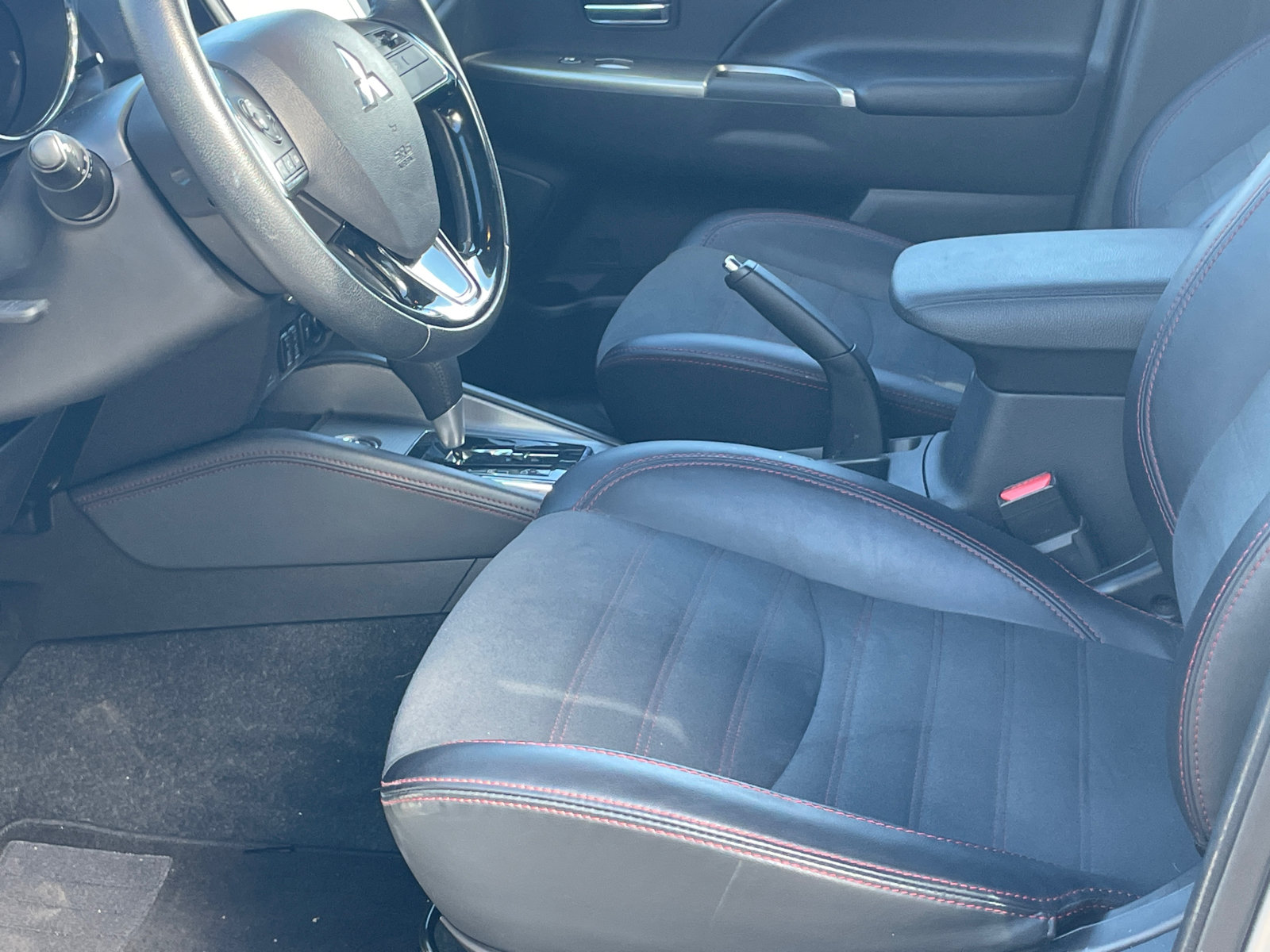 Used 2025 Mitsubishi Outlander Sport LE AWD/4WD image 10