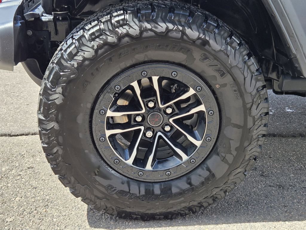 Used 2025 Jeep Wrangler Unlimited Rubicon w/ XTREMEE 35" Tire Package AWD/4WD image 7