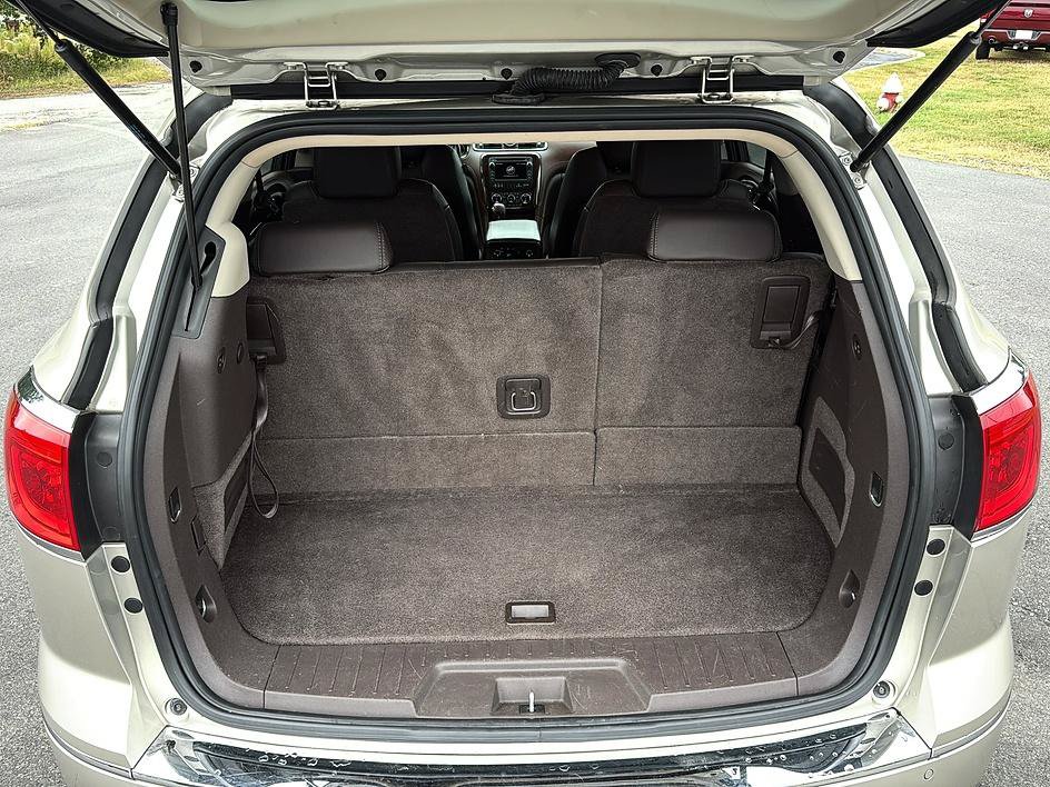 Used 2014 Buick Enclave Leather FWD image 10