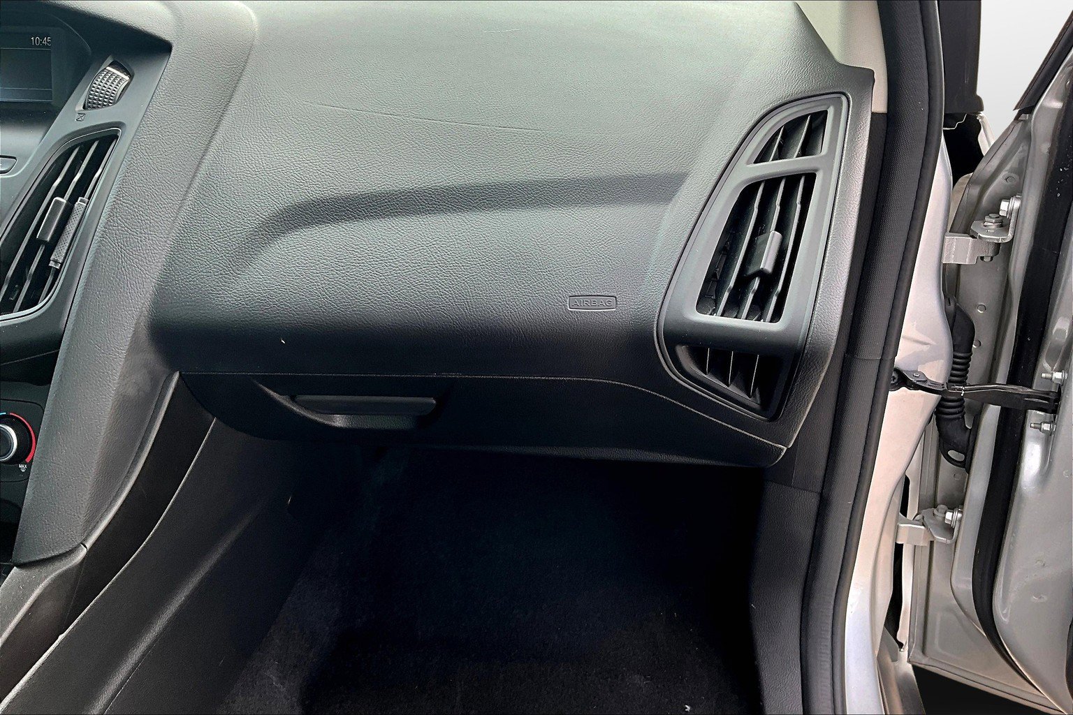 Used 2018 Ford Focus SE FWD image 21