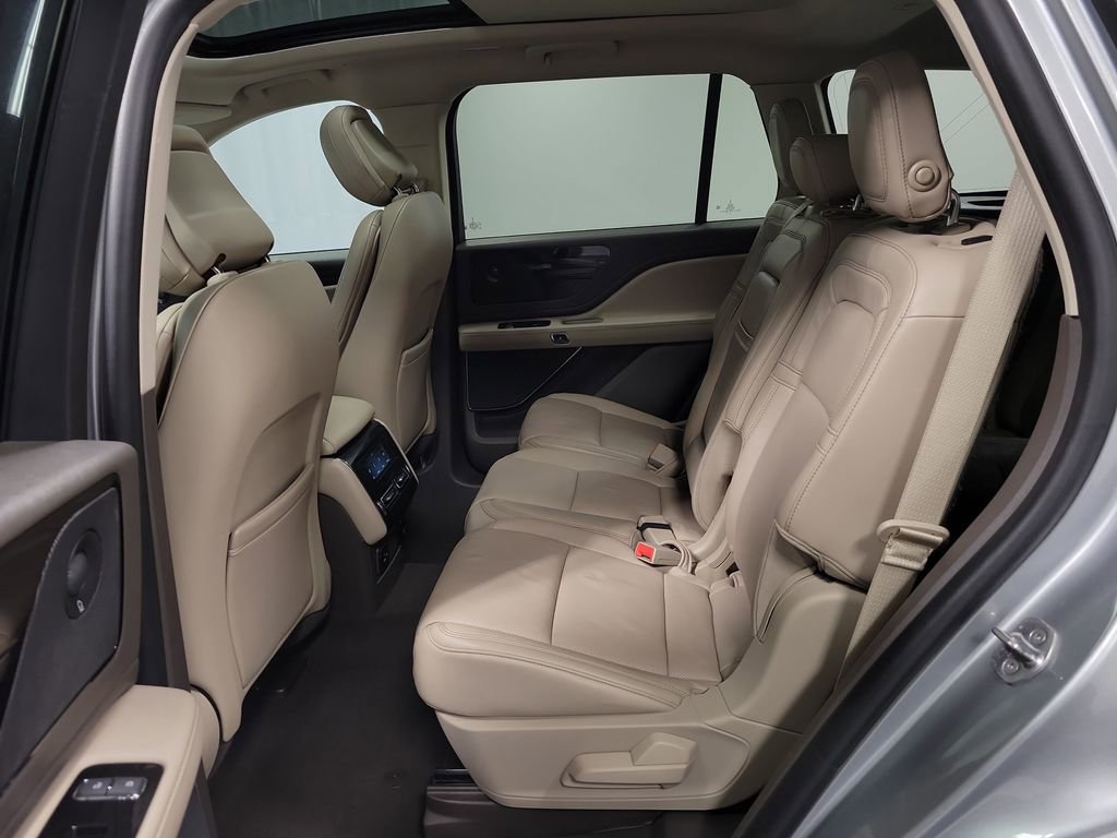 Used 2020 Lincoln Aviator Reserve w/ Equipment Group 201A image 25