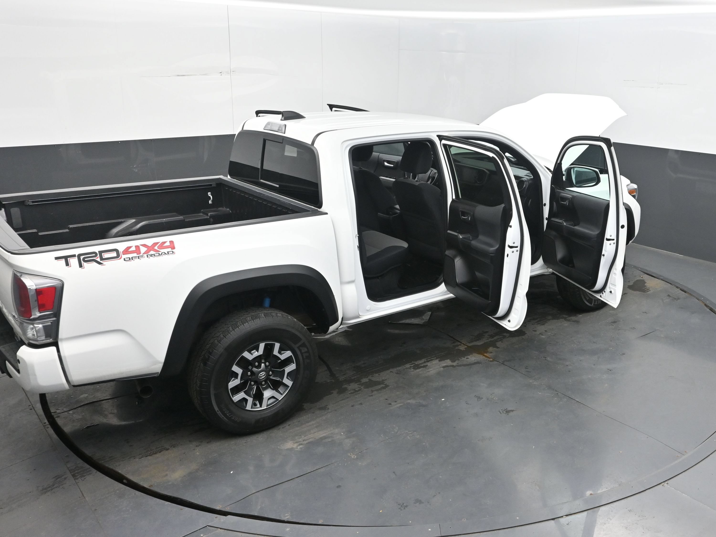 Used 2022 Toyota Tacoma TRD Off-Road w/ Technology Package AWD/4WD image 39