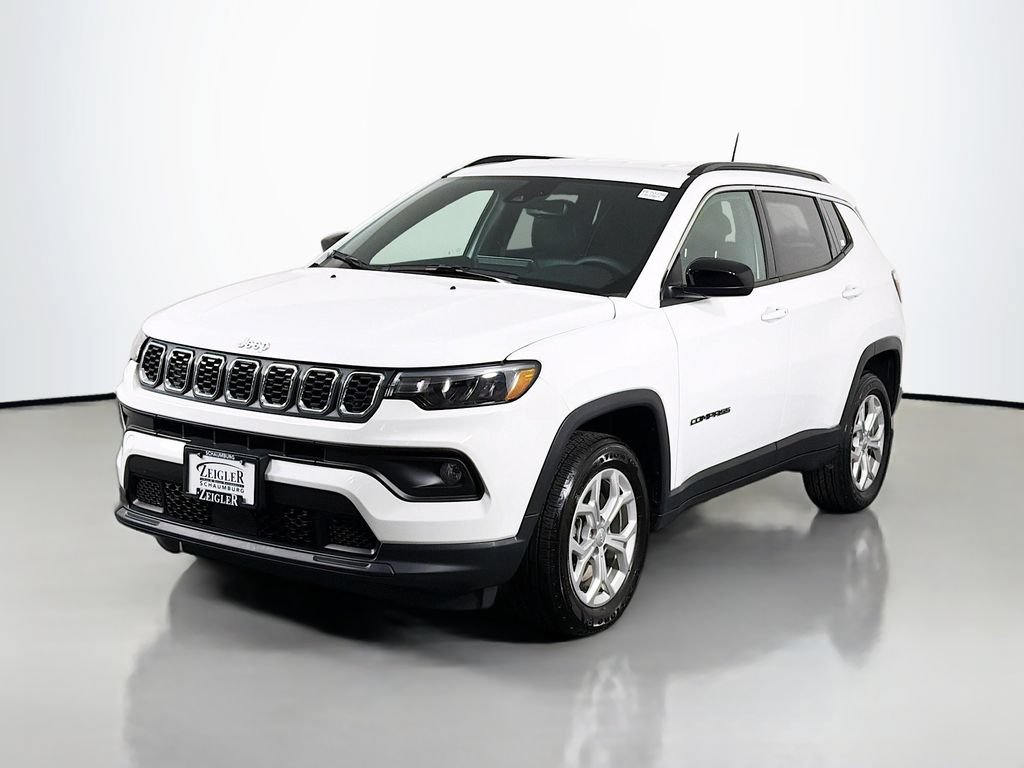 Used 2024 Jeep Compass Latitude AWD/4WD image 3
