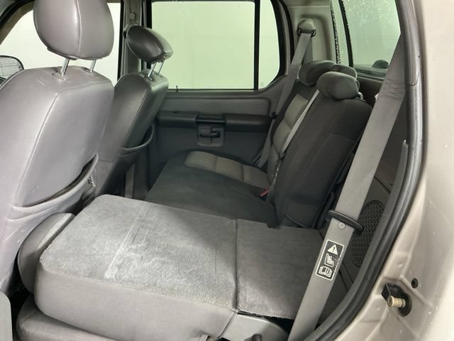 Used 2004 Ford Explorer Sport Trac XLT AWD/4WD image 23