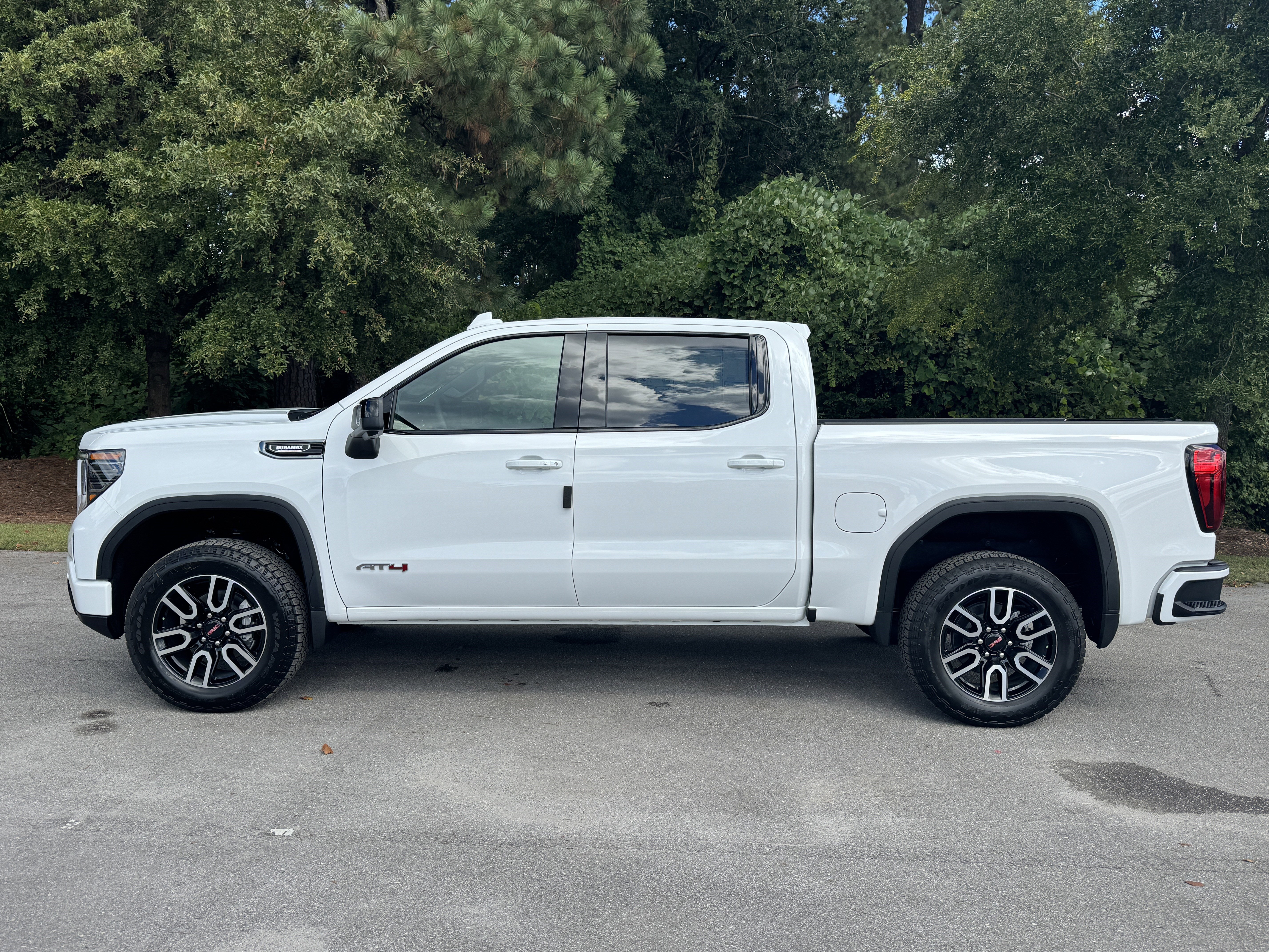 New 2026 GMC Sierra 1500 AT4 w/ Technology Package image 14