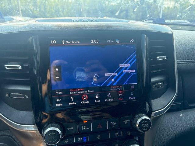 Used 2019 RAM 1500 Laramie AWD/4WD image 18