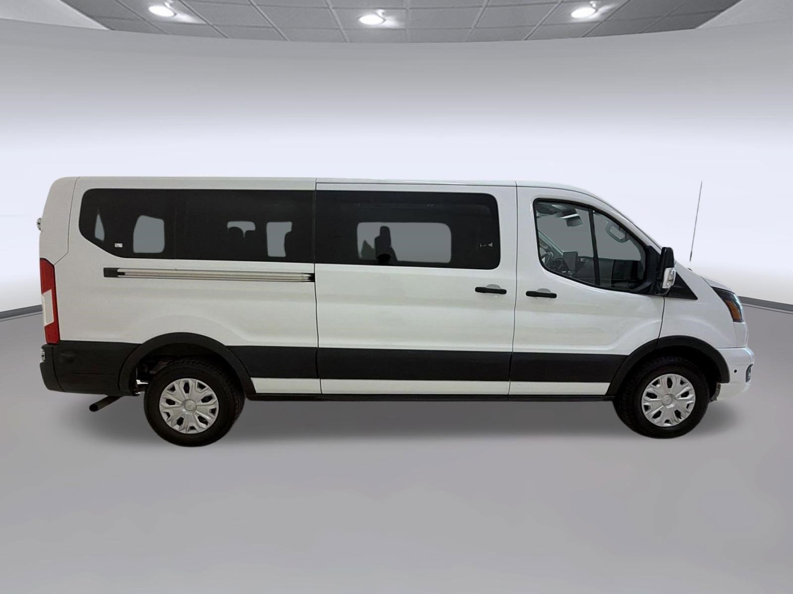 Used 2024 Ford Transit 350 XLT RWD image 8