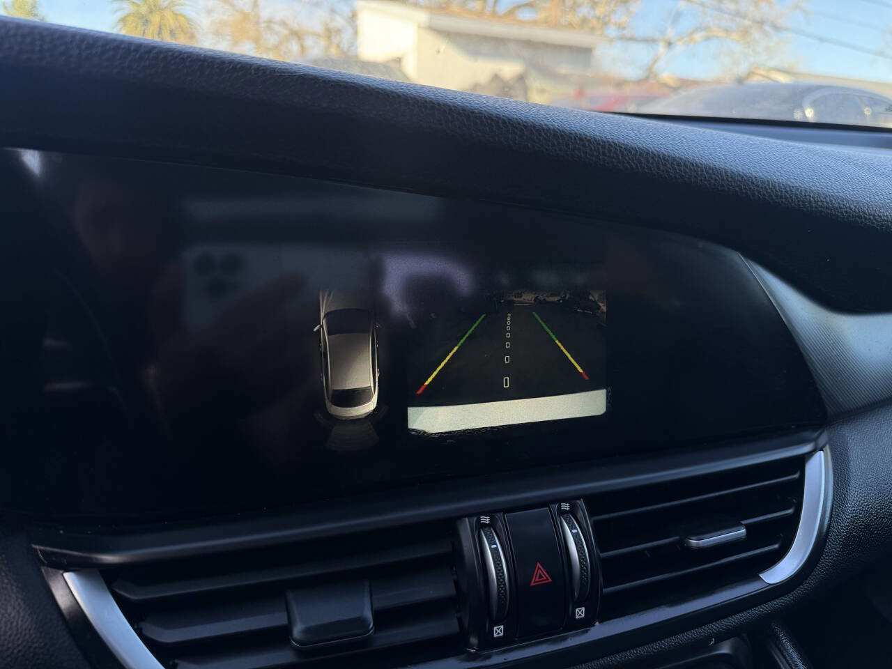 Used 2019 Alfa Romeo Giulia w/ Quick Order Package 22K Sport image 18