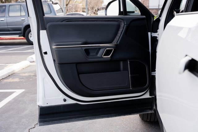 Used 2022 Rivian R1T Adventure image 20