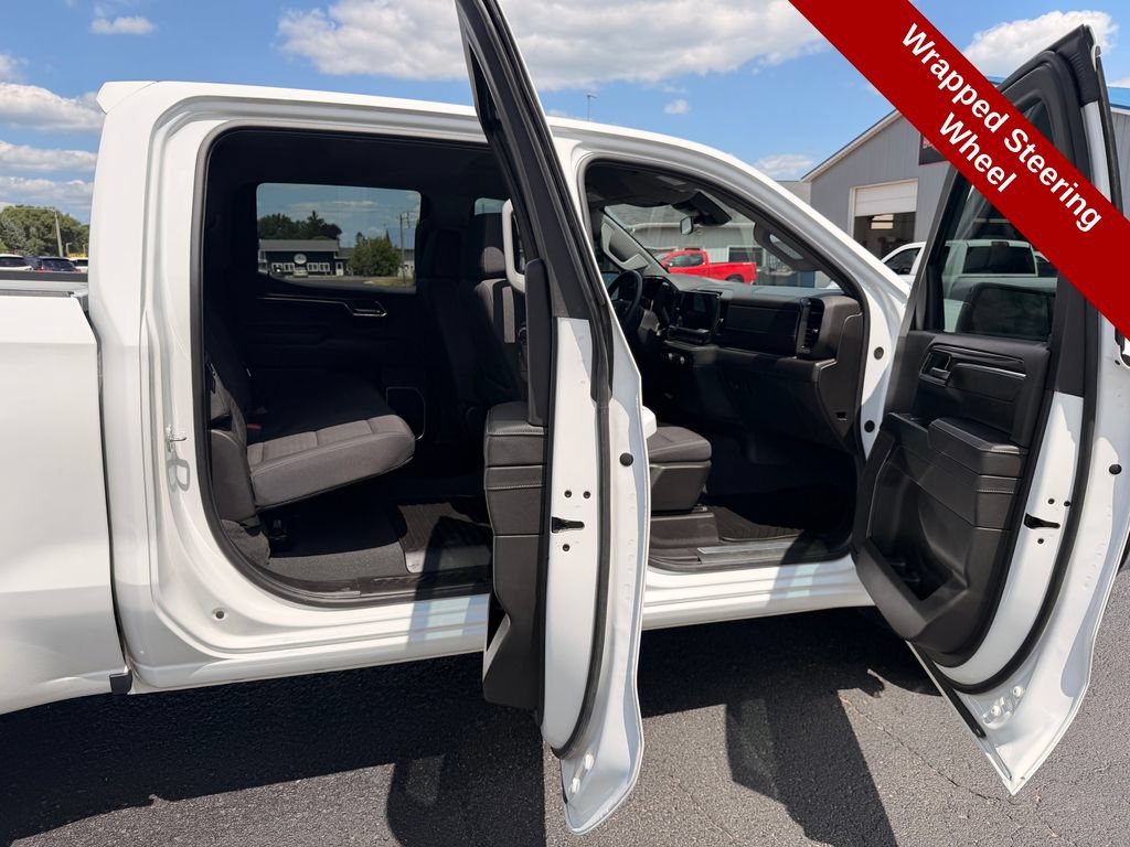 Used 2024 Chevrolet Silverado 1500 LT AWD/4WD image 33