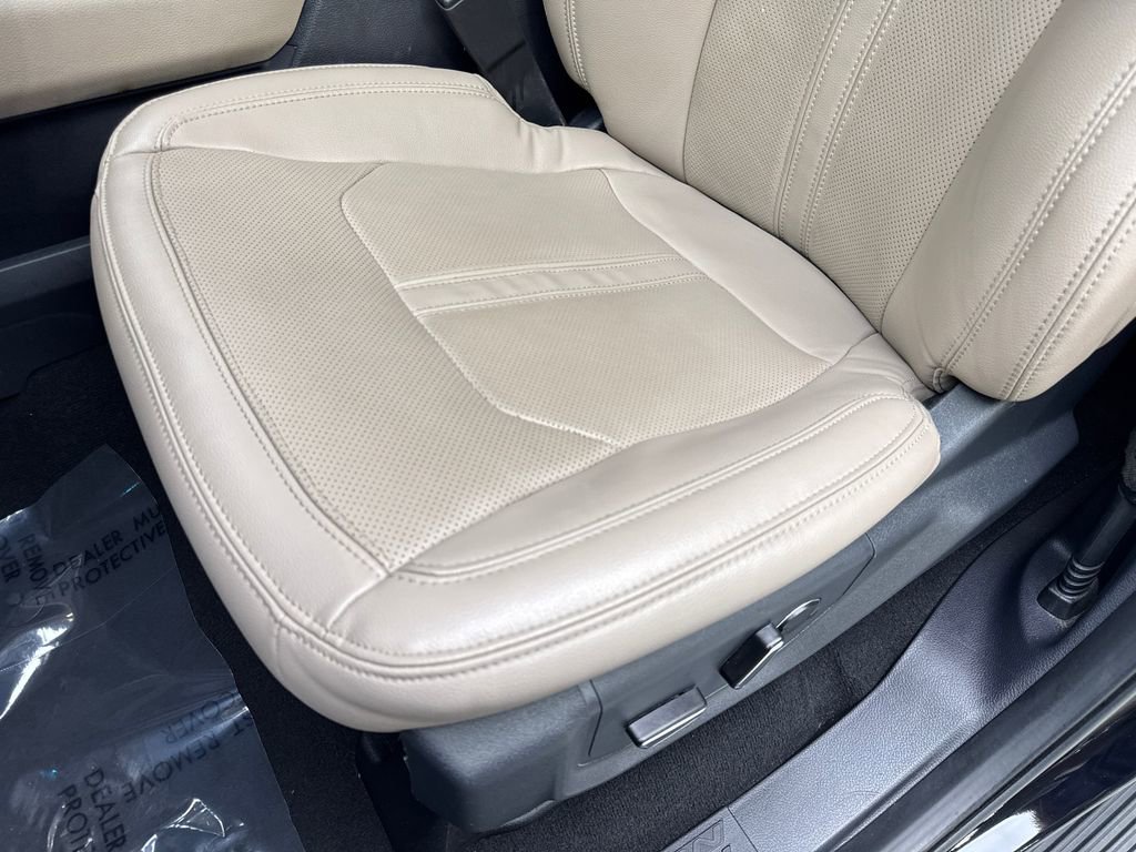 Used 2024 Ford Expedition Limited image 27