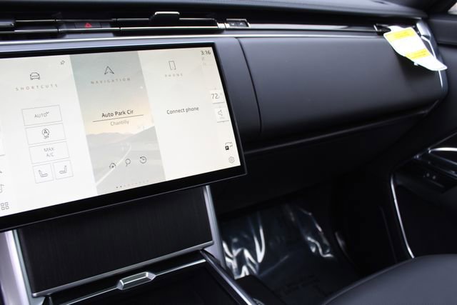 New 2026 Land Rover Range Rover SE image 12