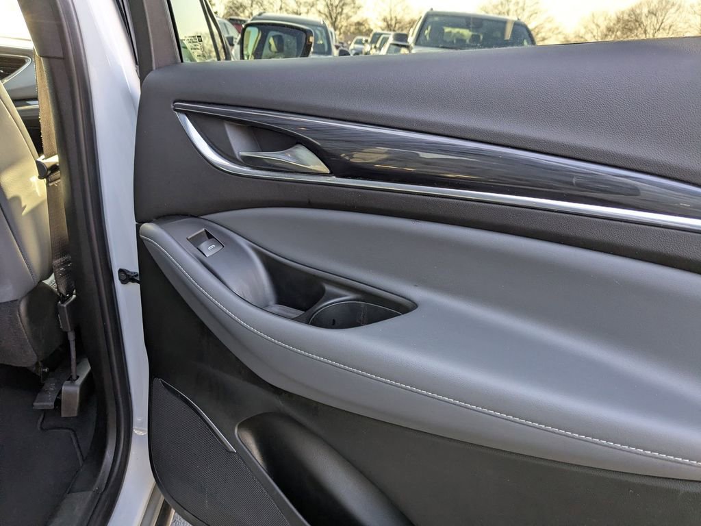 Used 2024 Buick Enclave Premium image 32
