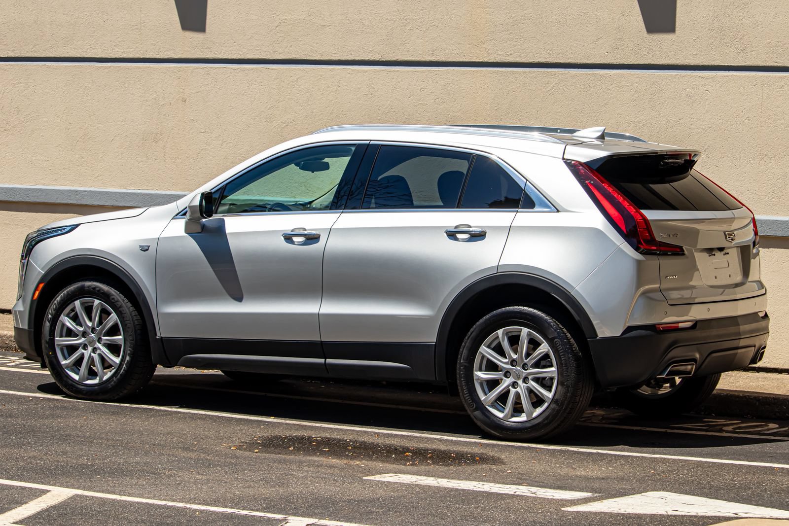 Used 2021 Cadillac XT4 Luxury w/ Cold Weather Package AWD/4WD image 6