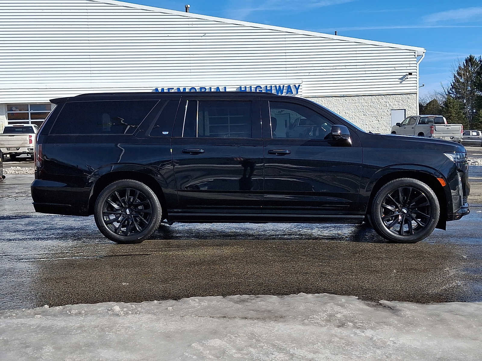 Used 2021 Cadillac Escalade ESV Sport Platinum w/ LPO, ONYX Package image 8