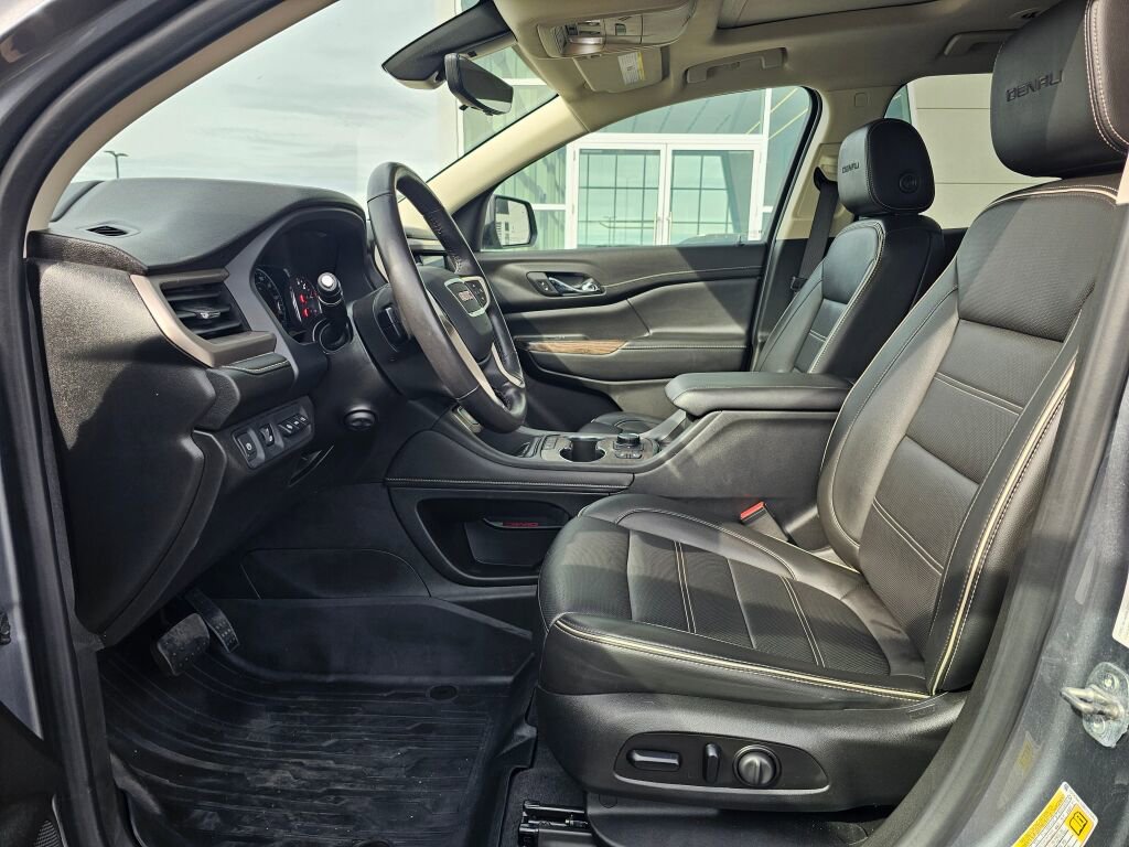 Used 2021 GMC Acadia Denali w/ GMC Pro Grade Package AWD/4WD image 10