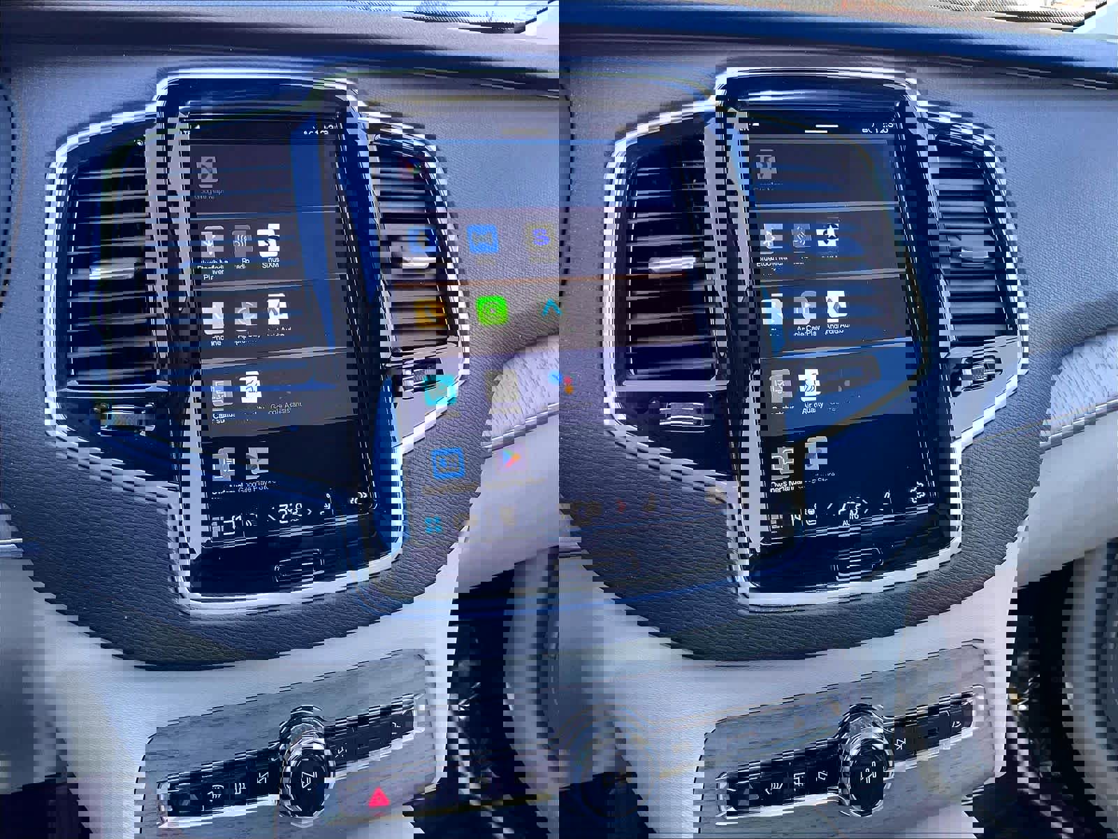 Used 2023 Volvo XC90 T8 Plus w/ Protection Package Premier image 35