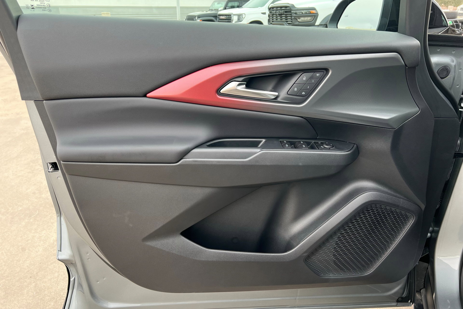 New 2026 Chevrolet Equinox EV RS image 15