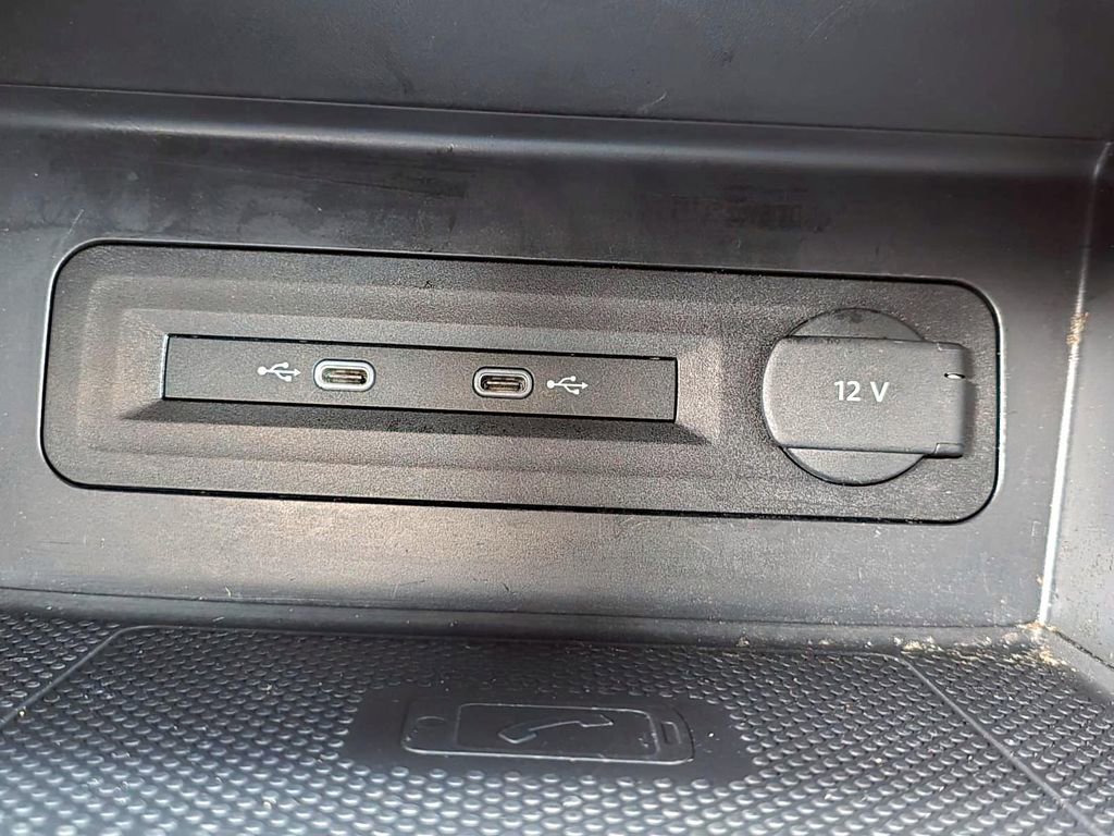 Used 2023 Volkswagen Atlas Cross Sport SE w/ Panoramic Sunroof Package image 16