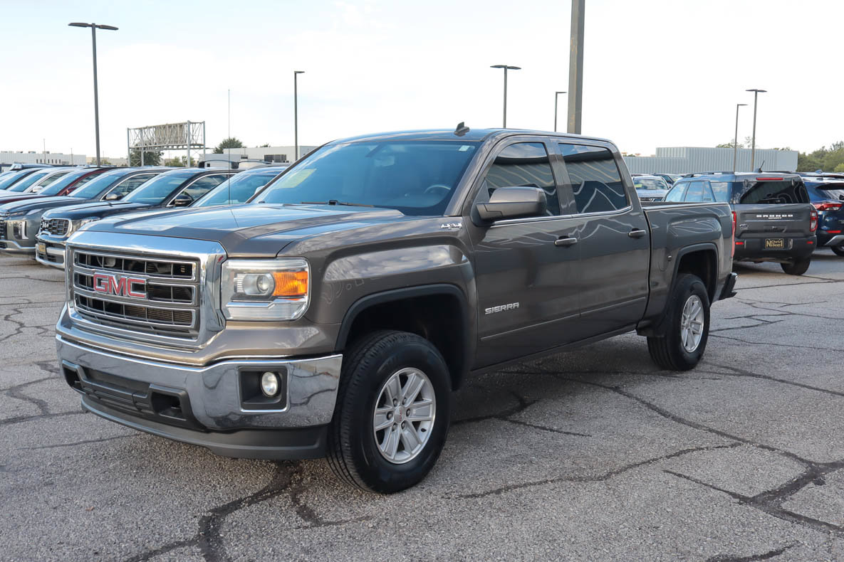 Used 2014 GMC Sierra 1500 SLE w/ SLE Value Package AWD/4WD image 3