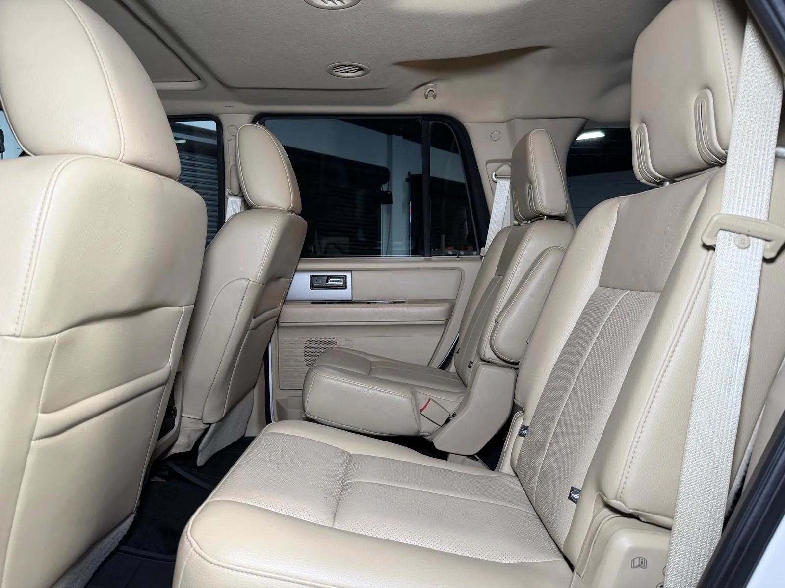 Used 2017 Ford Expedition Limited w/ Equipment Group 301A AWD/4WD image 23