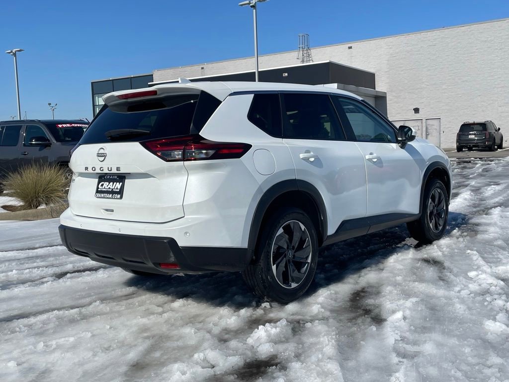 Used 2025 Nissan Rogue SV image 8