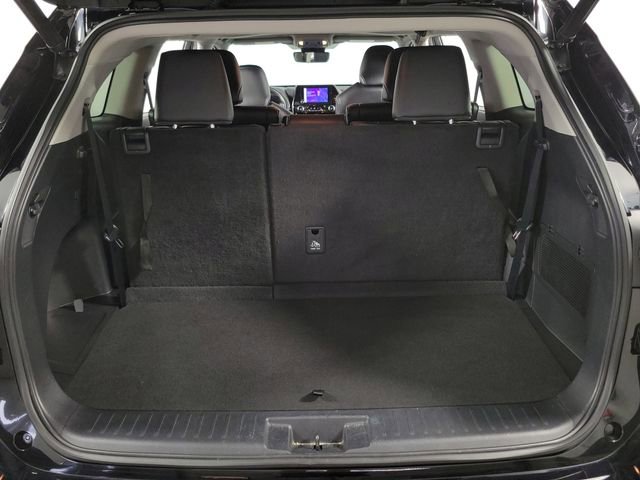 Used 2023 Toyota Highlander XLE FWD image 28