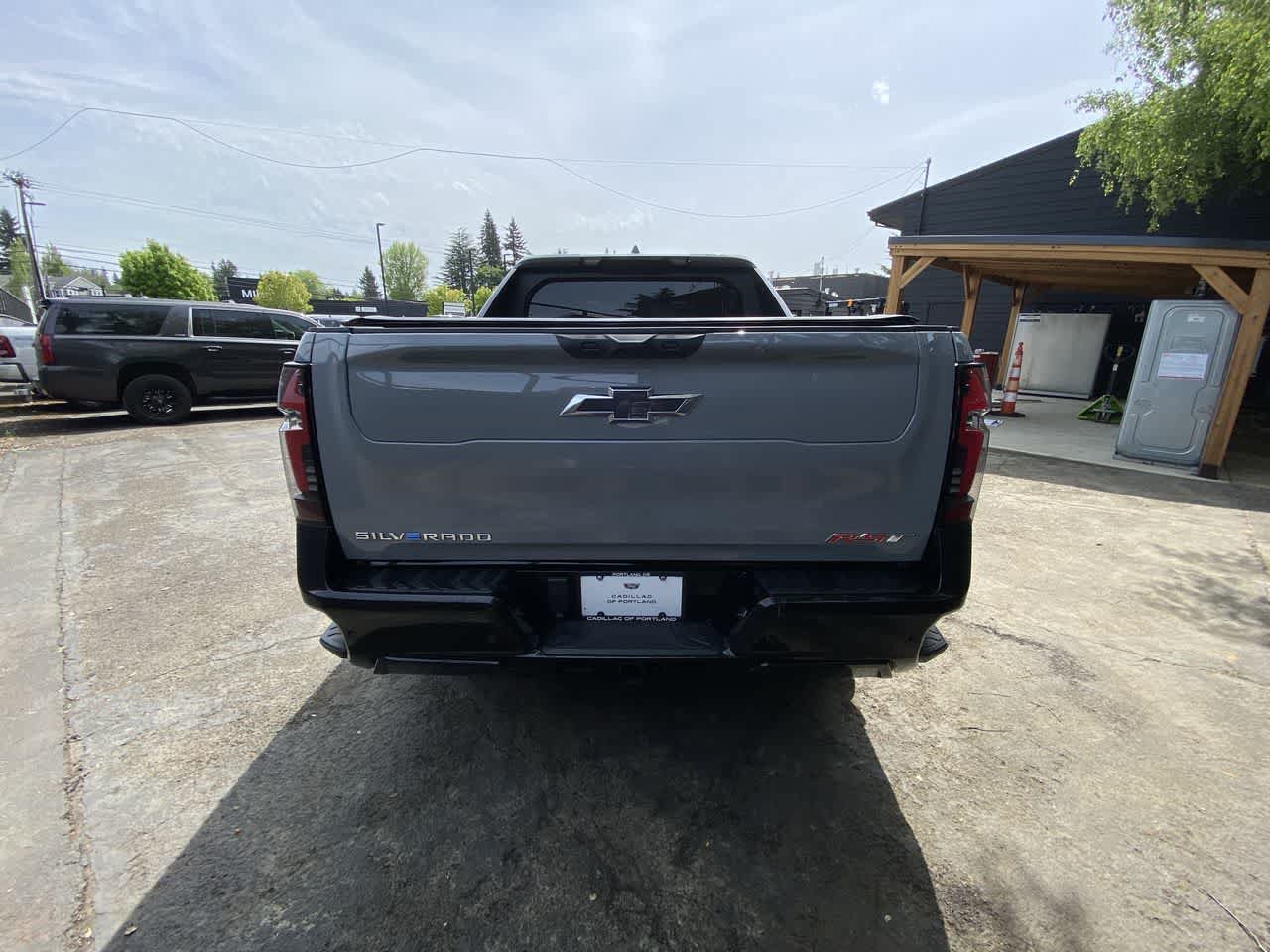 Used 2025 Chevrolet Silverado EV RST AWD/4WD image 5