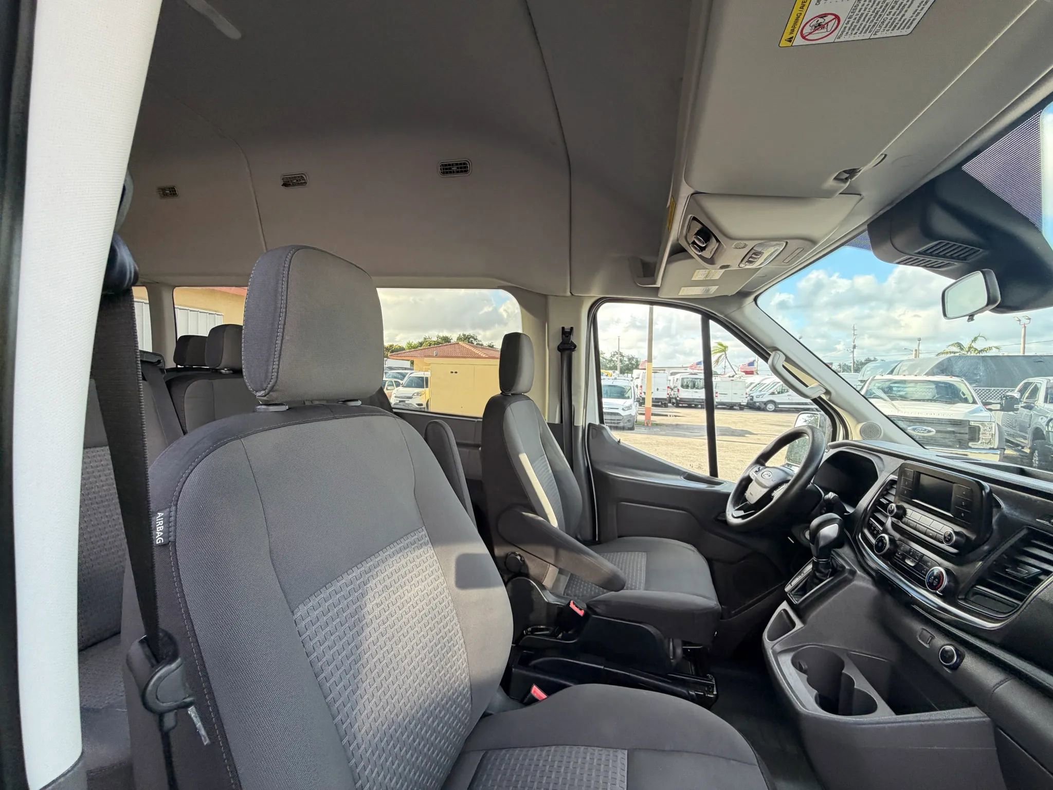 Used 2020 Ford Transit 350 XLT RWD image 15