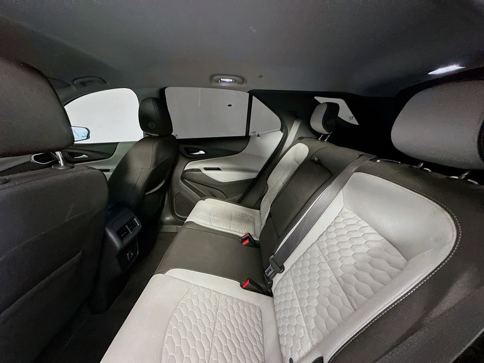 Used 2020 Chevrolet Equinox LS w/ LS Convenience Package FWD image 24