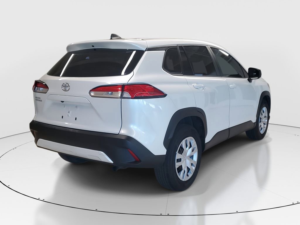 Used 2023 Toyota Corolla Cross L image 7