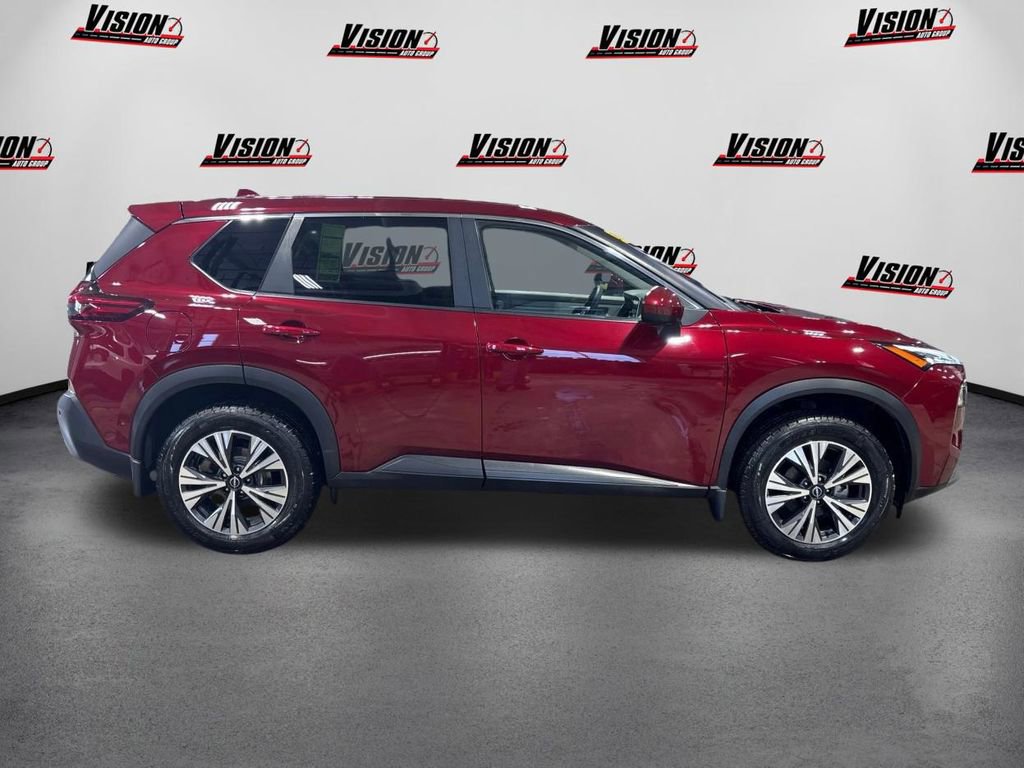 Used 2023 Nissan Rogue SV image 4