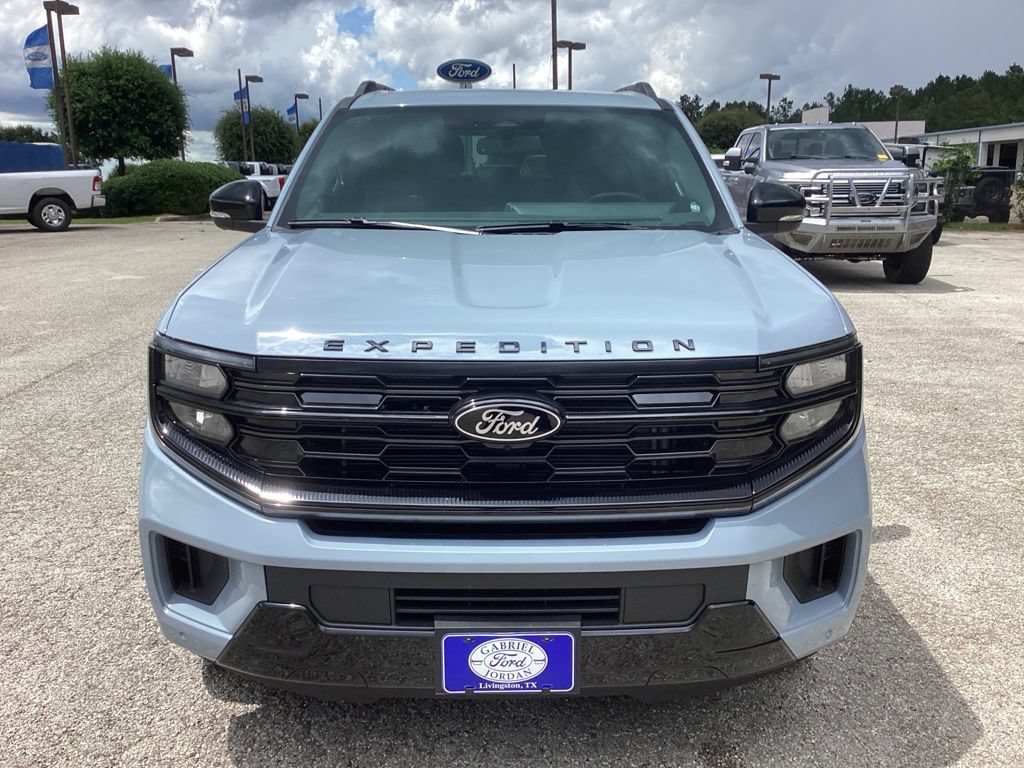 New 2026 Ford Expedition Platinum w/ Stealth Appearance Package AWD/4WD image 2