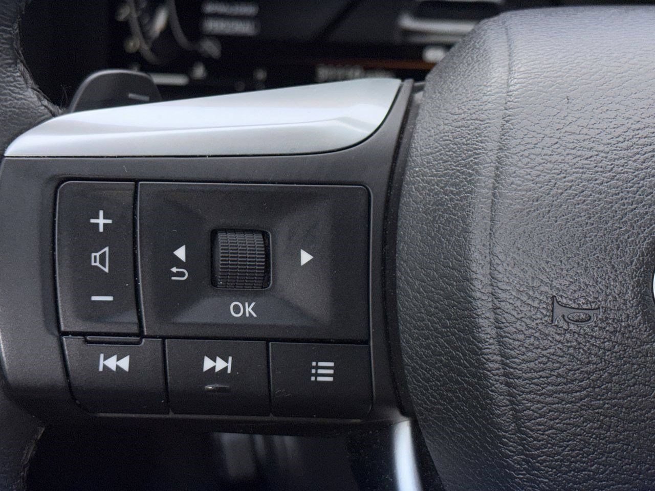 Used 2023 INFINITI QX60 Luxe w/ Cargo Package FWD image 14