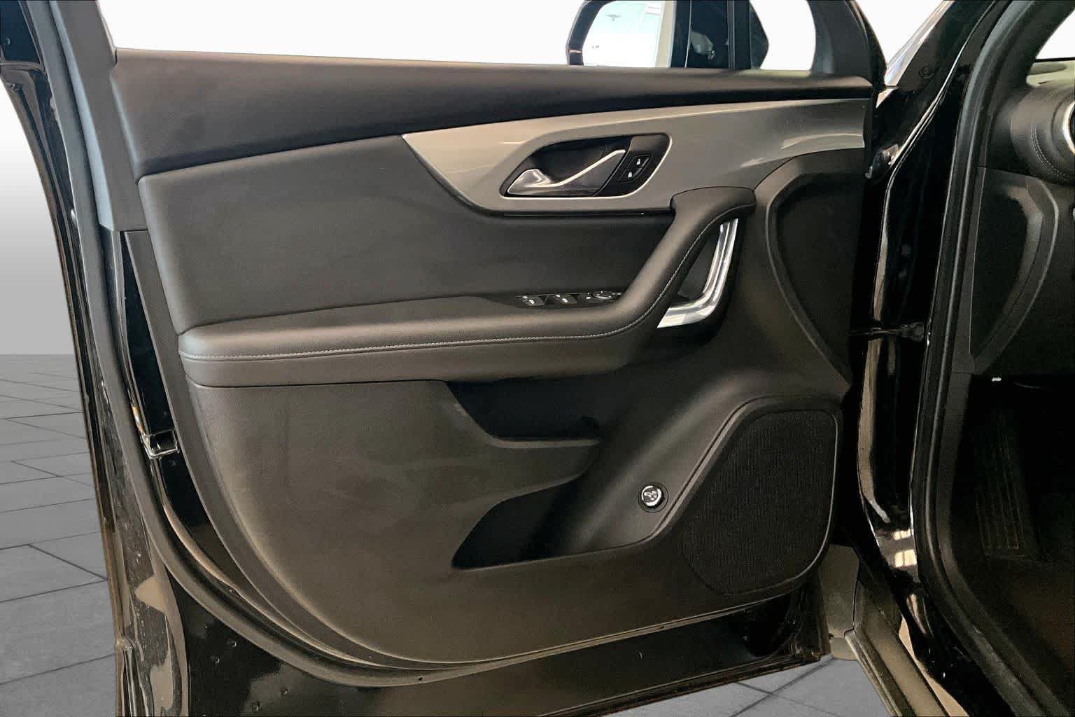 Used 2020 Chevrolet Blazer LT FWD image 19