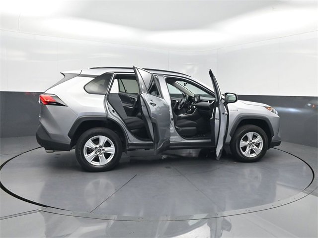 Used 2021 Toyota RAV4 LE image 38