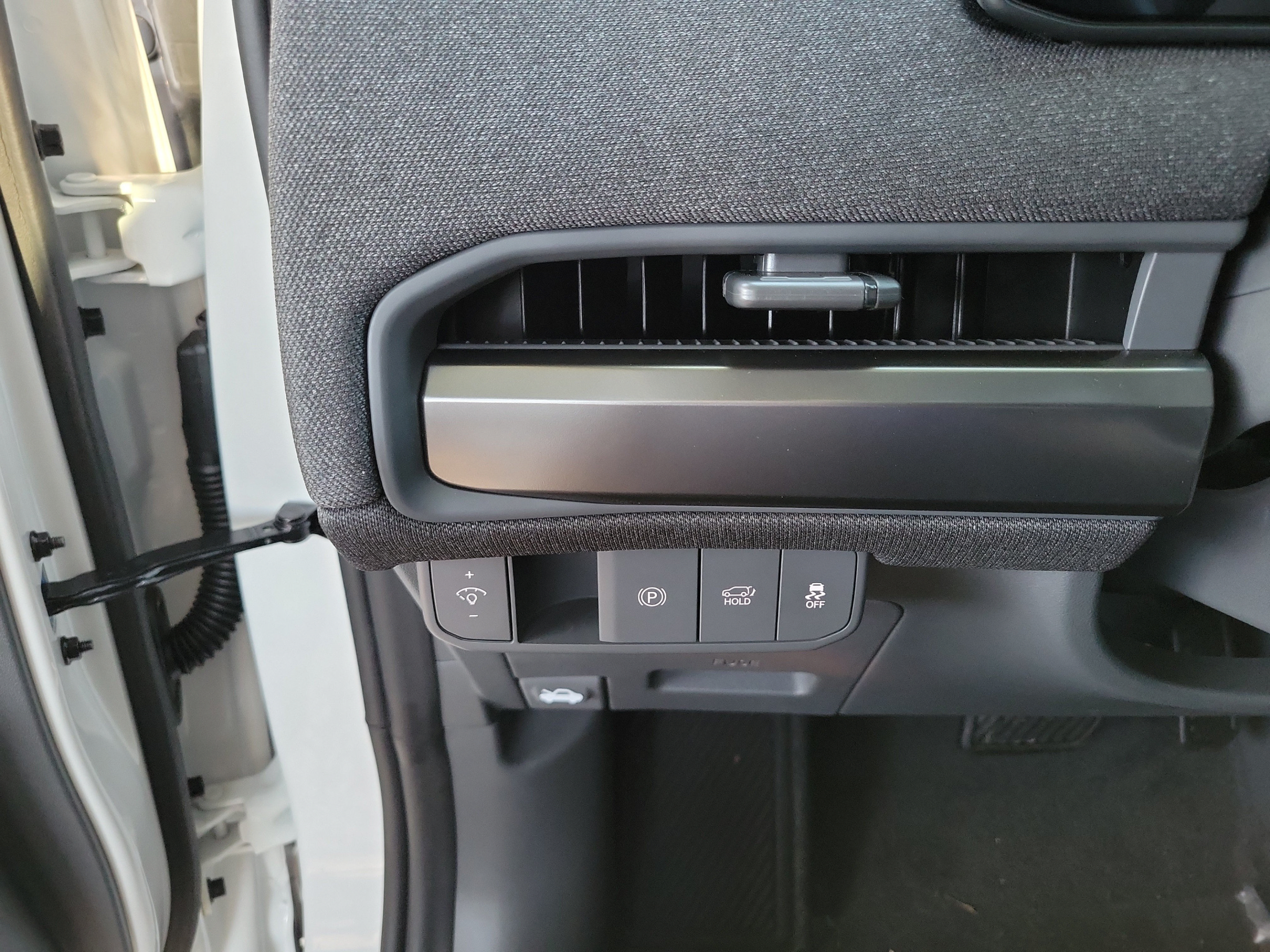New 2027 Kia EV3 Land FWD image 25