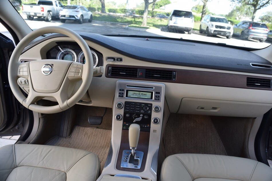 Used 2011 Volvo XC70 3.2 w/ Premium Pkg image 54