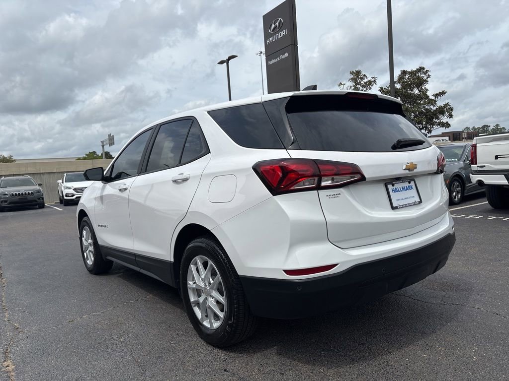 Used 2023 Chevrolet Equinox LS AWD/4WD image 8
