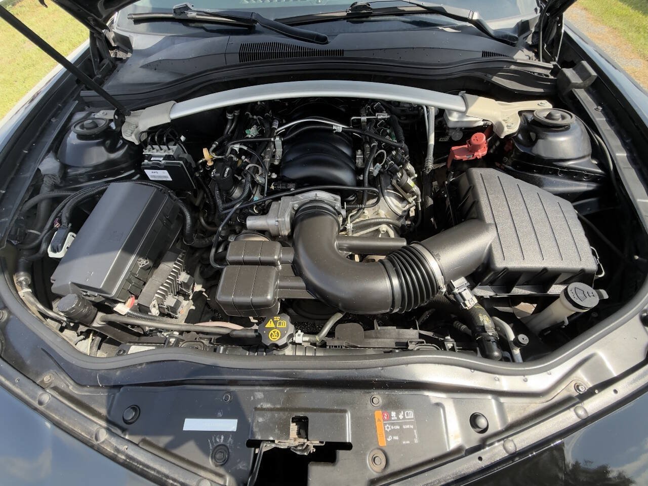 Used 2015 Chevrolet Camaro SS RWD image 9
