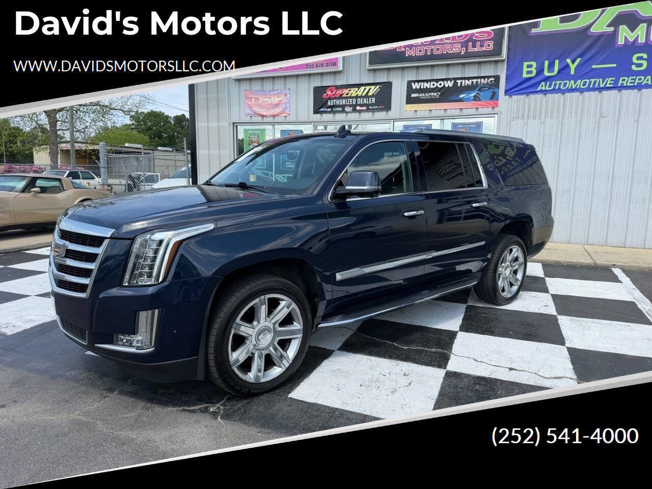 Used 2020 Cadillac Escalade ESV Luxury RWD image 1