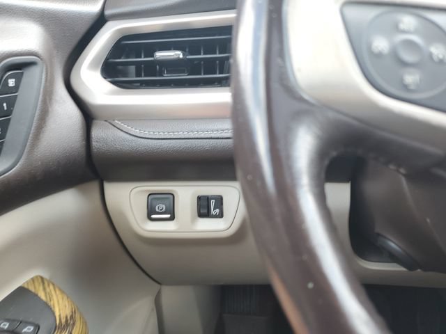 Used 2018 GMC Acadia Denali w/ Technology Package AWD/4WD image 22