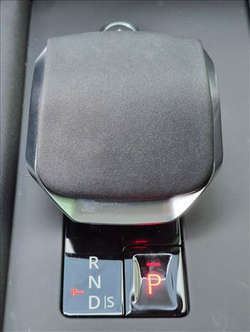 Certified 2025 Land Rover Discovery S AWD/4WD image 12