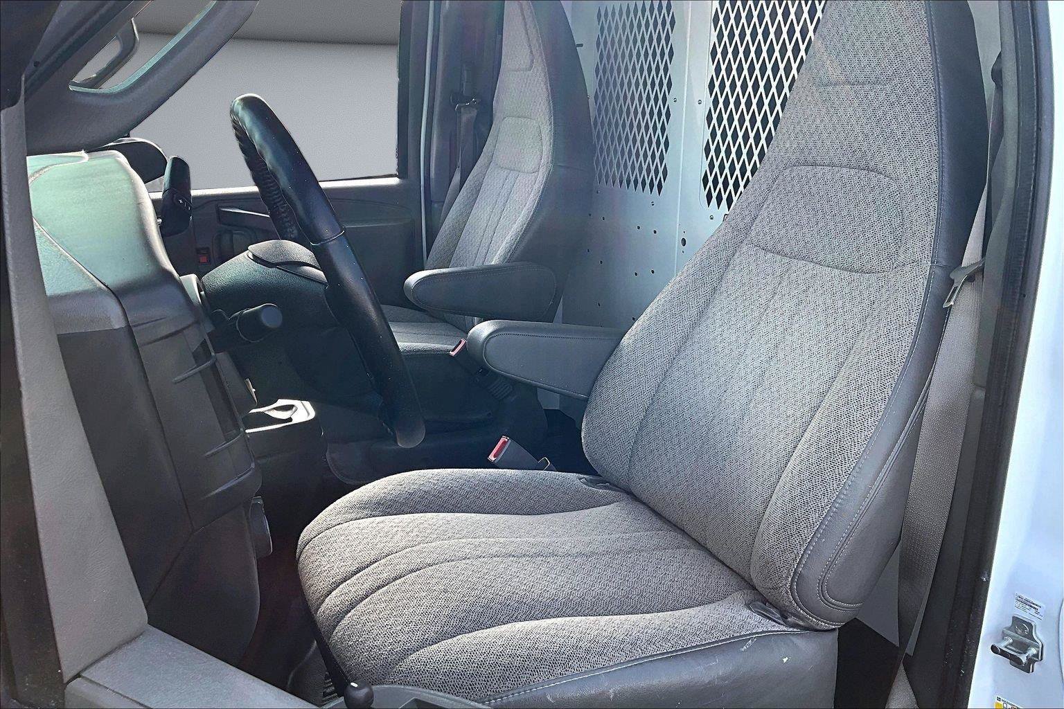 Used 2021 Chevrolet Express 3500 w/ Driver Convenience Package RWD image 22