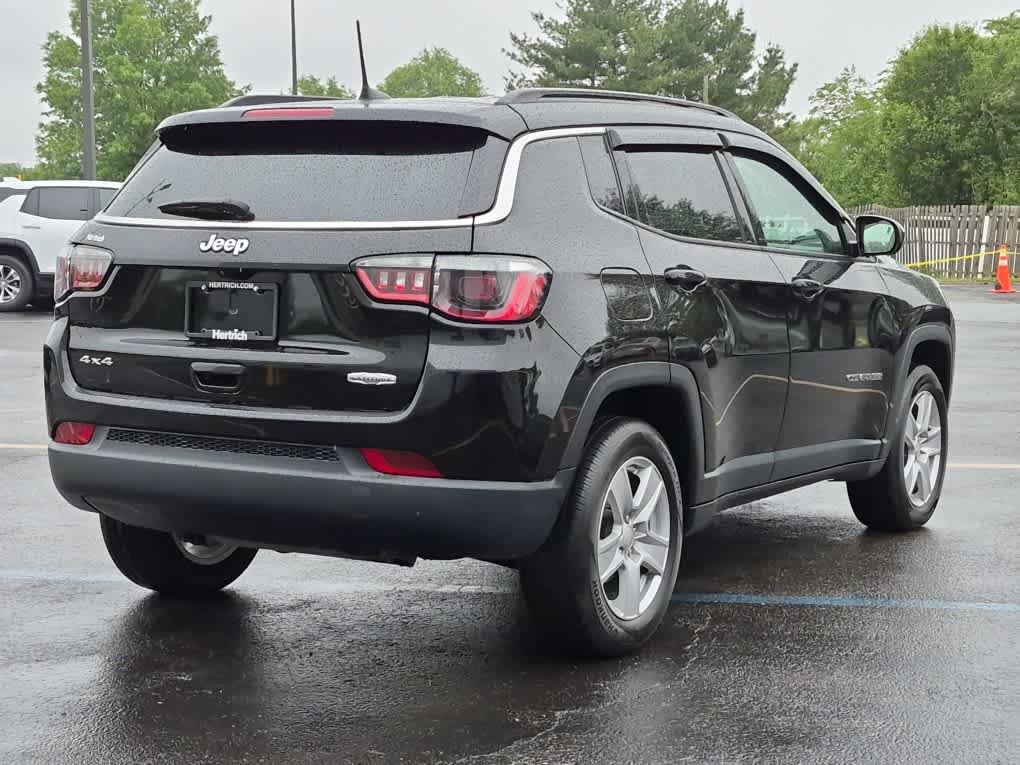 Used 2022 Jeep Compass Latitude w/ Convenience Group AWD/4WD image 3