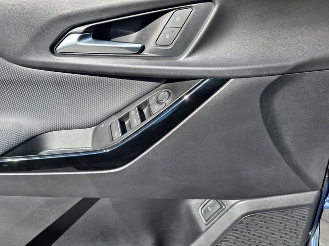Used 2025 Chevrolet Equinox RS w/ Safety and Technology Package image 16