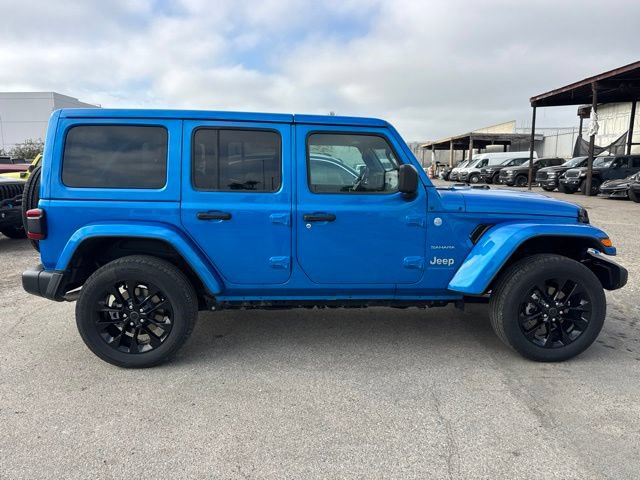 Used 2024 Jeep Wrangler Unlimited Sahara AWD/4WD image 4
